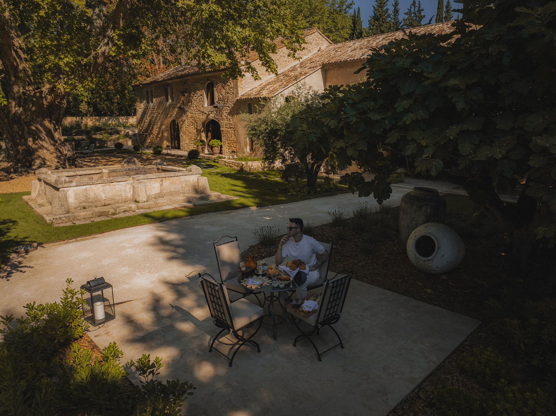 Breakfast setup in Provence – enjoying a luxury culinary experience
