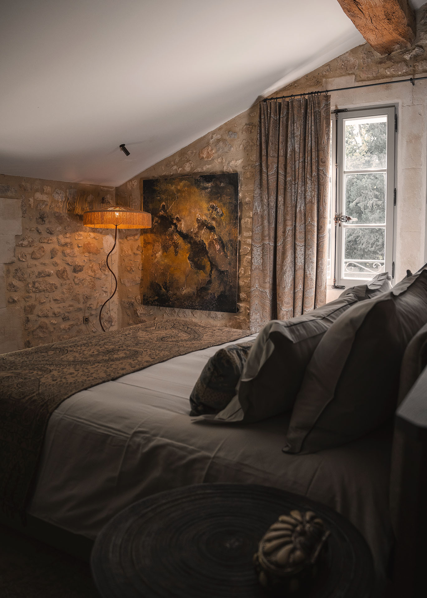 Charming bedroom decor in a luxury Provençal villa - Le Mas de Castillone