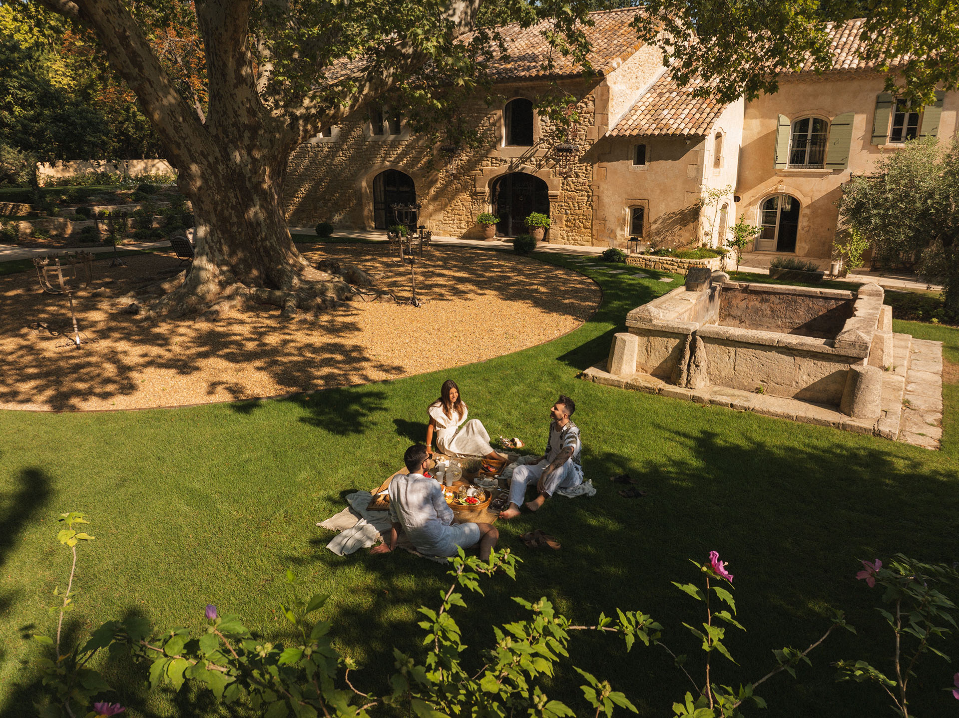 Luxury breakfast experience at Le Mas de Castillone featuring fresh coffee and artisanal jams